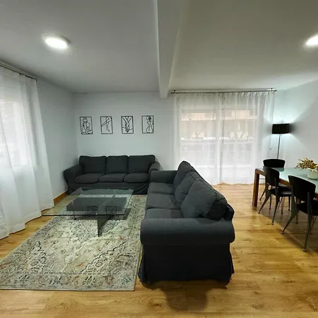 Barbastro Appartement *
